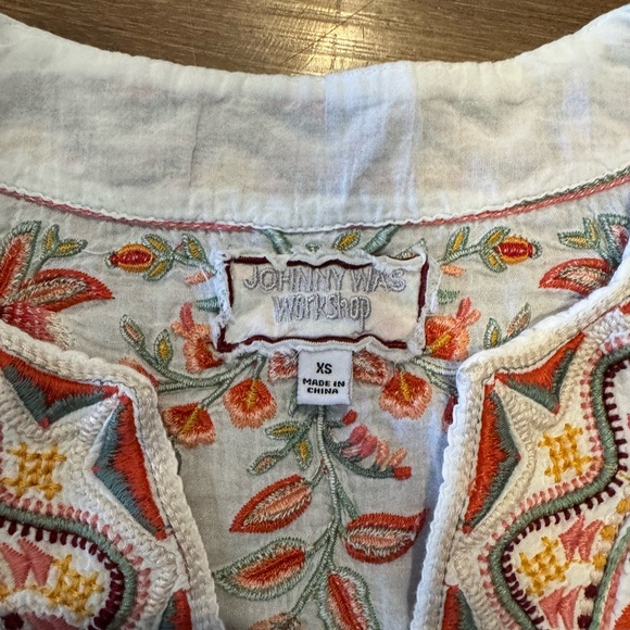 Johnny Was Embroidered Floral Top - Picture 3 of 3